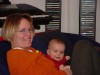 01-01-Alyssa mit Mama auf der Couch1.jpg